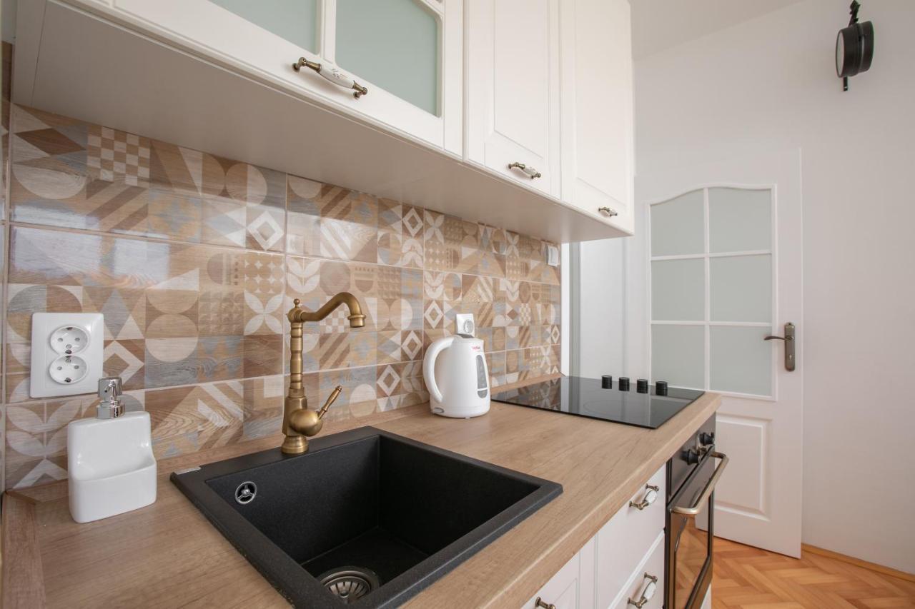 Apartman Ana Boric 포드고라 외부 사진